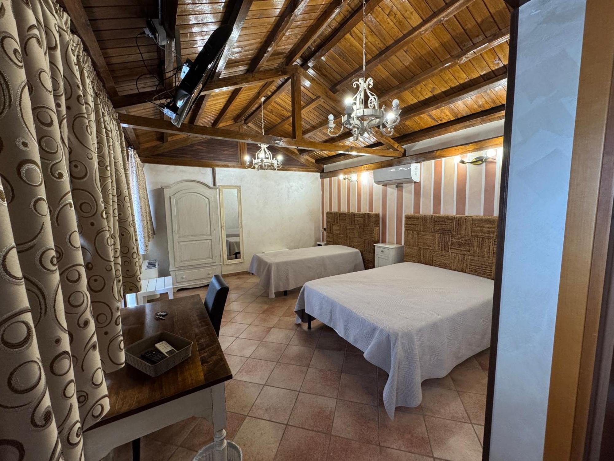 B&B Oasi Di Mamma Clara ลาตินา ภายนอก รูปภาพ